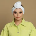 Opaska turban w białe cekiny.