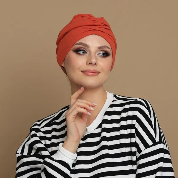 Turban letni dyniowo- pomarańczowy.
