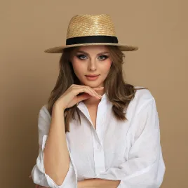 Słomkowy kapelusz letni damski typu fedora.