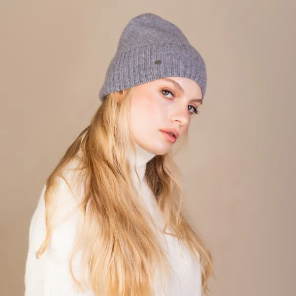 Cienka czapka wełniano-kaszmirowa szary melanż.