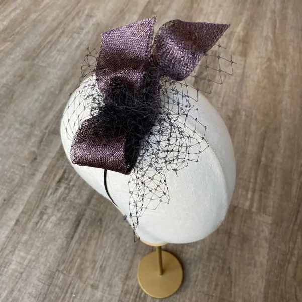 Wytworna ozdoba do włosów nieoczywisty brąz z woalką