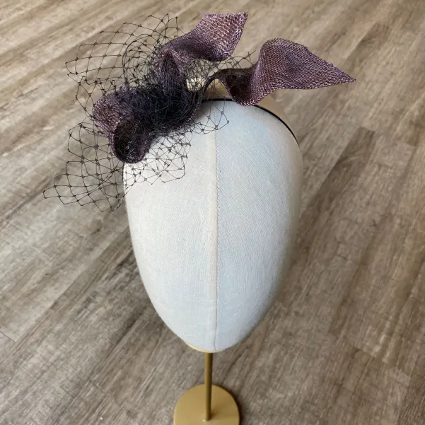 Wytworna ozdoba do włosów nieoczywisty brąz z woalką