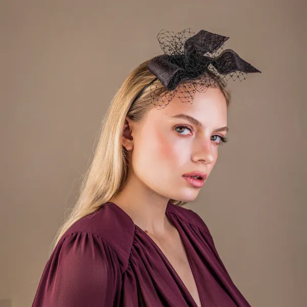 Wytworna ozdoba do włosów nieoczywisty brąz z woalką