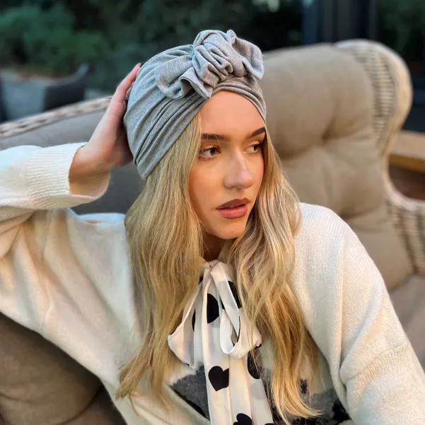 Uniwersalny szary turban damski do włosów