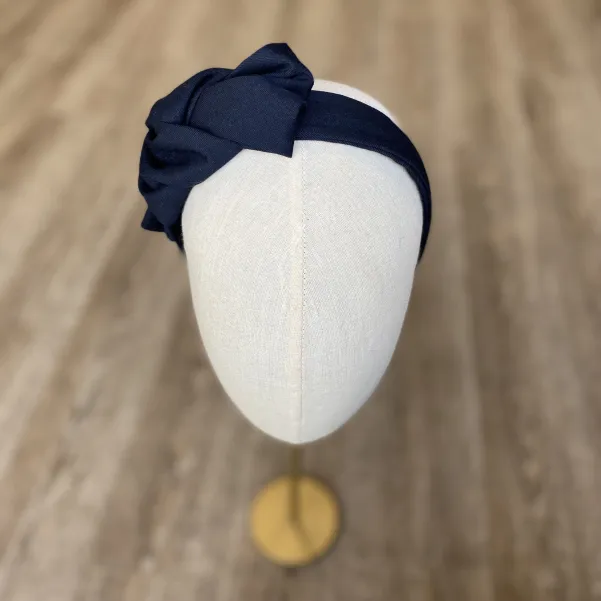 Granatowa urocza opaska z kokardą