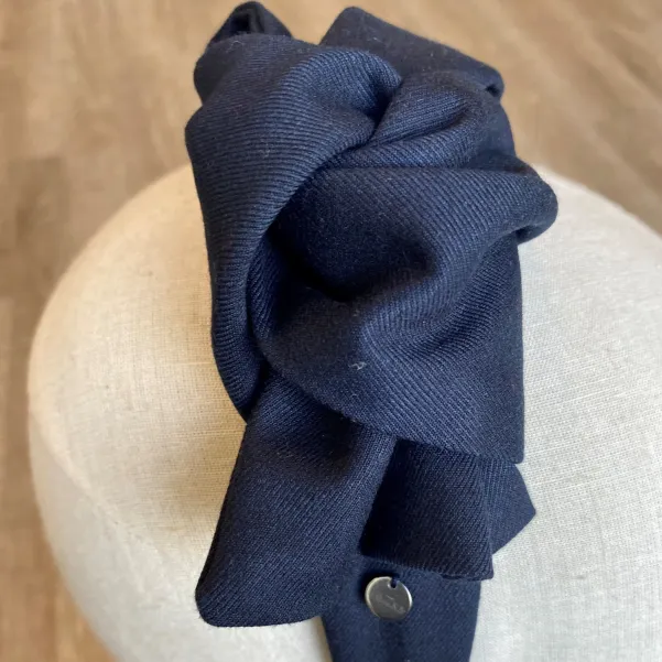 Granatowa urocza opaska z kokardą