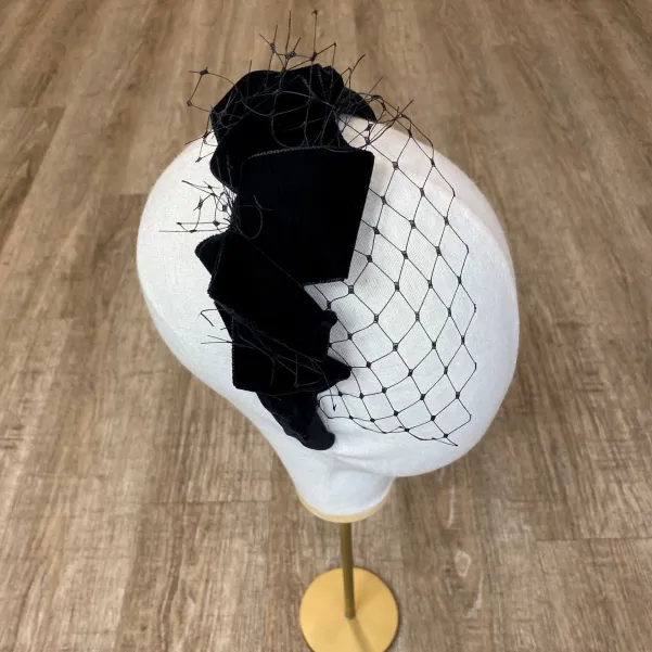 Gruba aksamitna wieczorowa opaska damska.