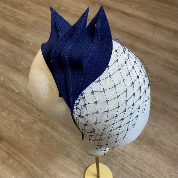 Granatowa ozdoba do włosów- listki inspirowany origami.