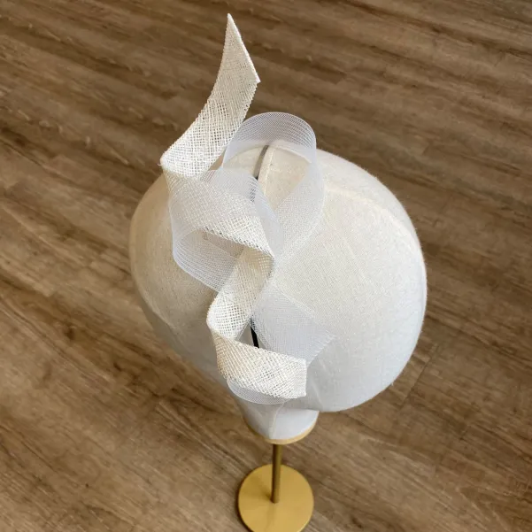 Nowoczesny ślubny dodatek do włosów