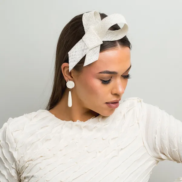 Fascynator kokarda kremowe masełko.