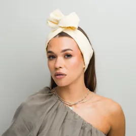 Opaska wiązana do włosów maślana z lnu.