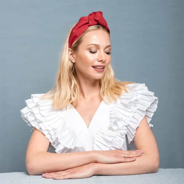 Opaska z wiązaniem czerwona polska marka.