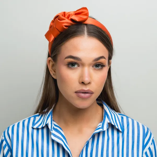 Opaska z kokardką satynowa energetyczna pomarańcza.