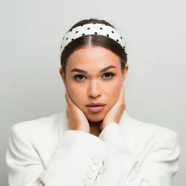 Gładka klasyczna kremowa opaska w czarne kropki.