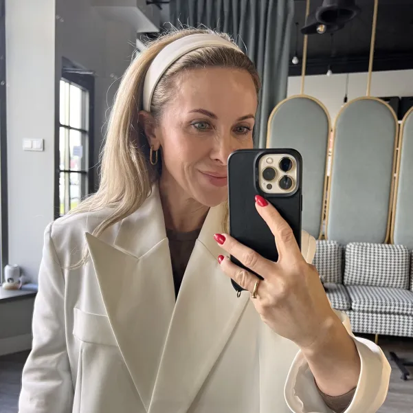 Modna kobieca opaska mascarpone.