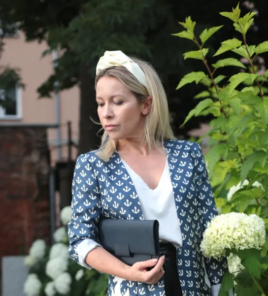 Modna opaska do włosów w kolorze mascarpone wanilii handmade.