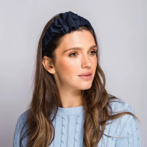 Elegancka granatowa opaska z marszczeniem