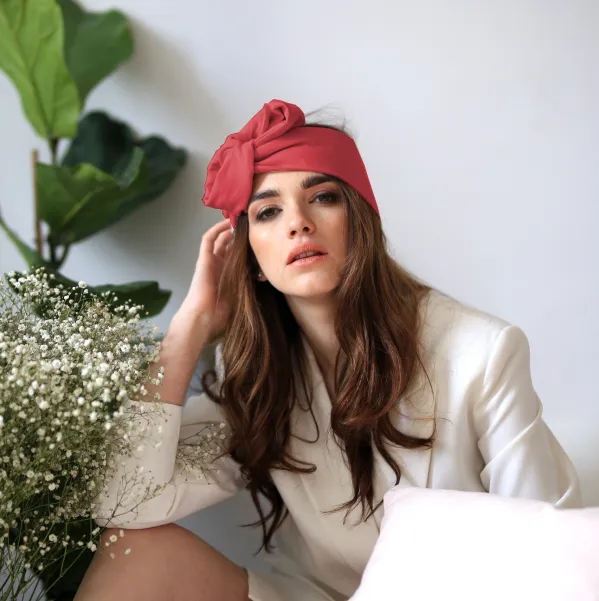 Kreatywna opaska damska z naturalnego lnu.