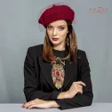 Stylowy beret z woalką i anteną, modny wełniany beret