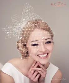 Ślubna woalka z puszkiem