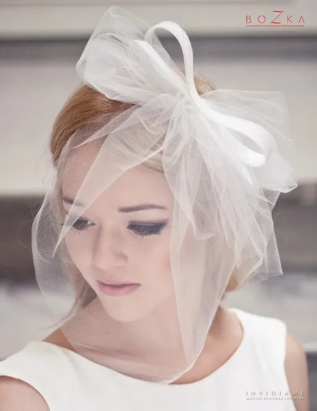 Tiulowa woalka z koardą